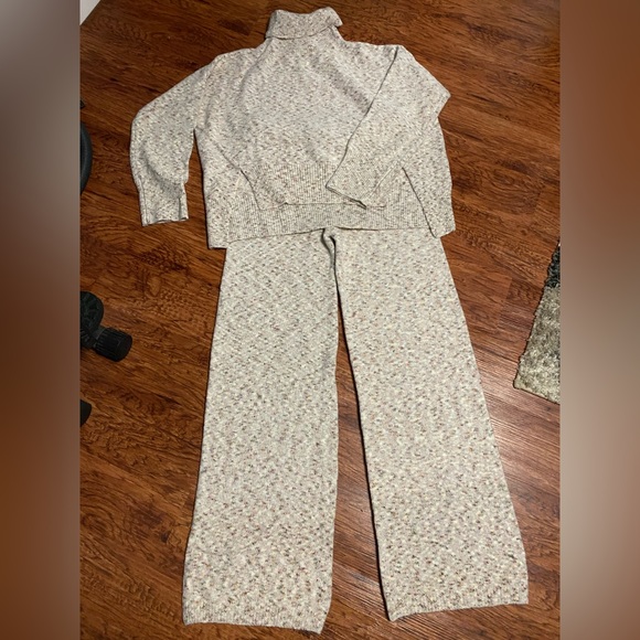 New gracia set size large, sweater set - Picture 6 of 9